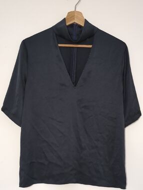 Theory Navy V-Neck Short Sleeve Blouse with Stand Collar